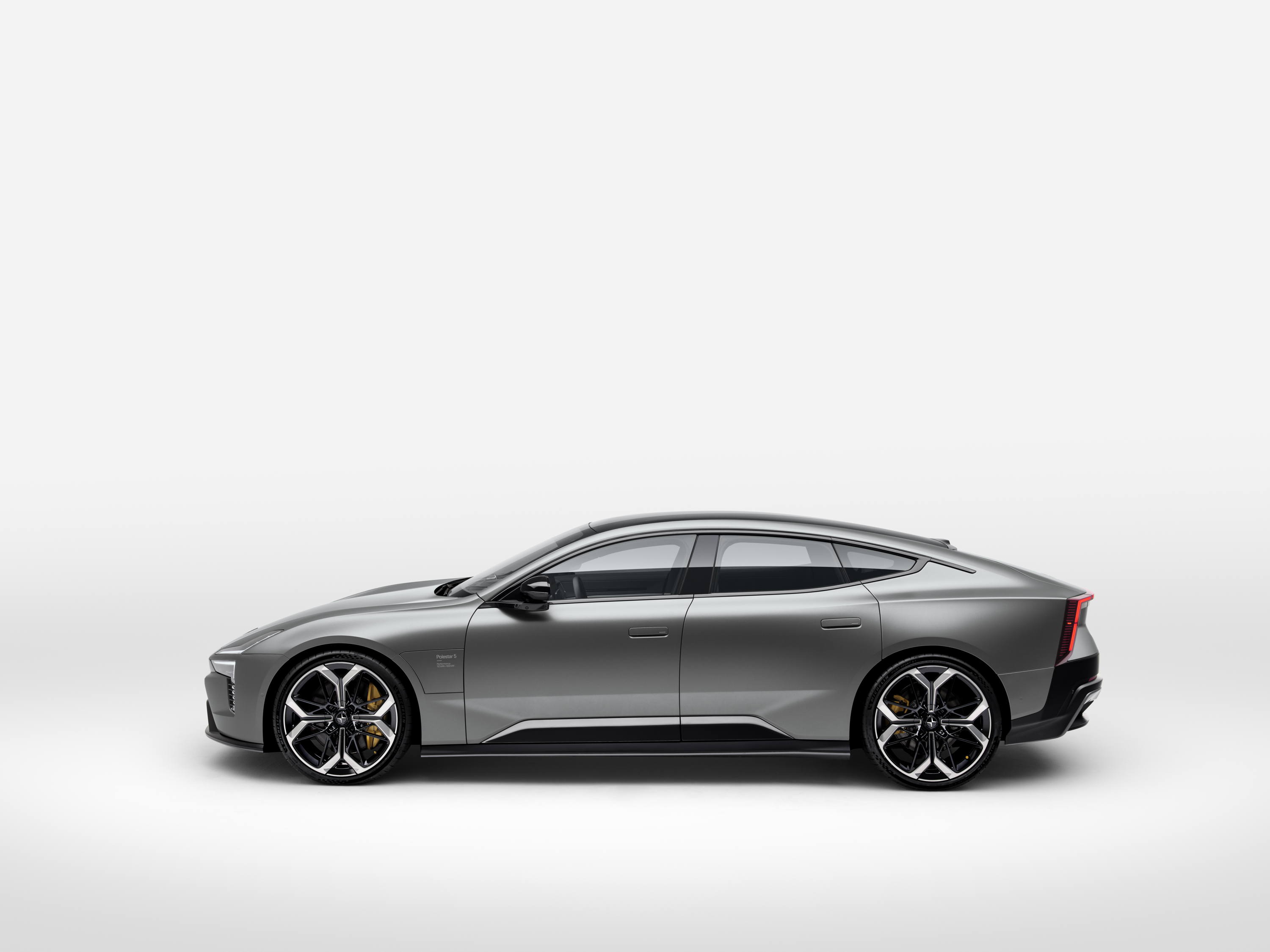 La Polestar 5, la GT électrique haute performance, officiellement dévoilée  
