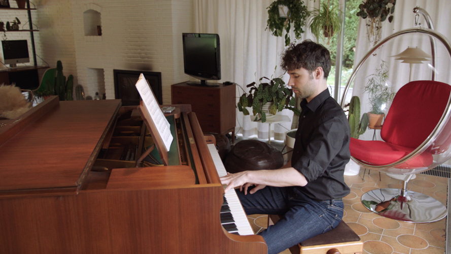 Thomas oefent - (c) VRT