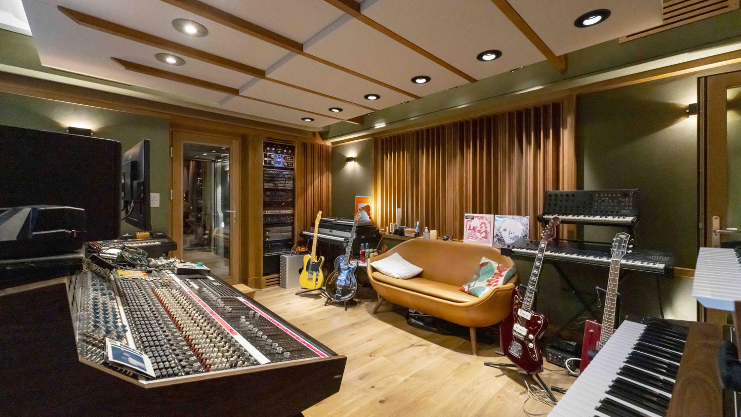 Rue Boyer Studio B