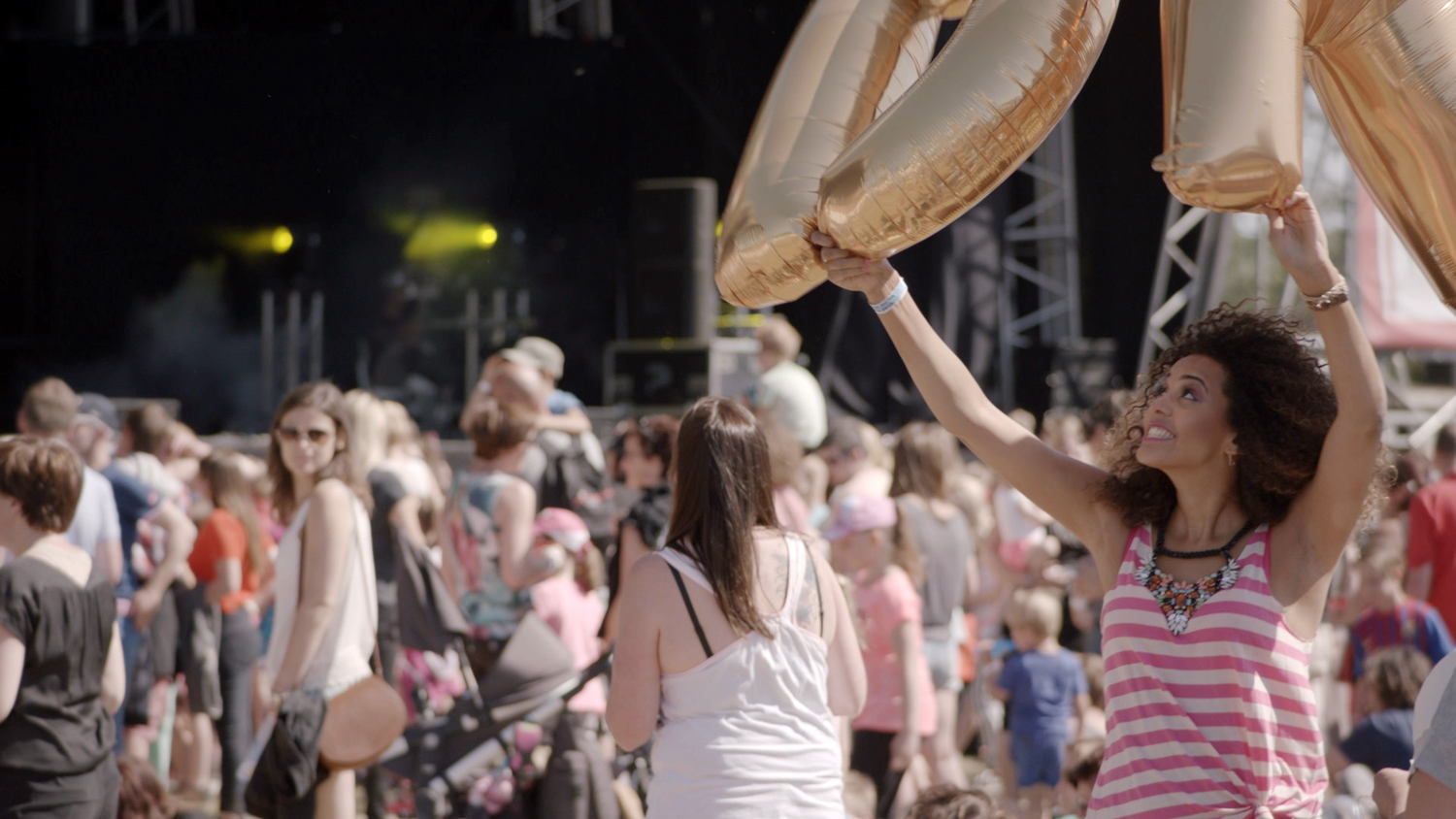 Tatyana Beloy in de videoclip van Ketnet Musical : Kadanza Together - (c) VRT