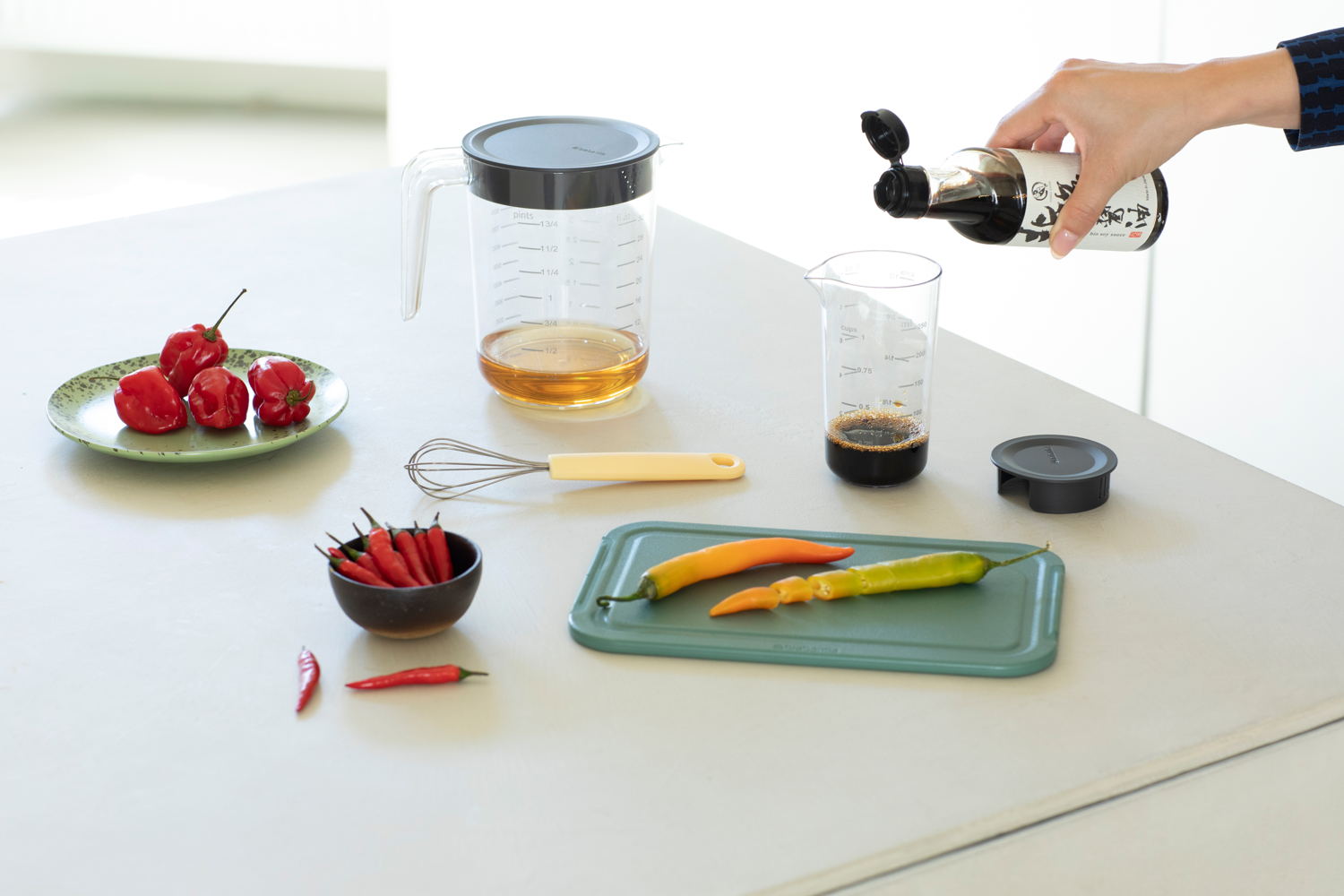 Tasty+ Measuring Jug, Set of 2 - Transparent - 8710755229480 Brabantia_6_NR-40958