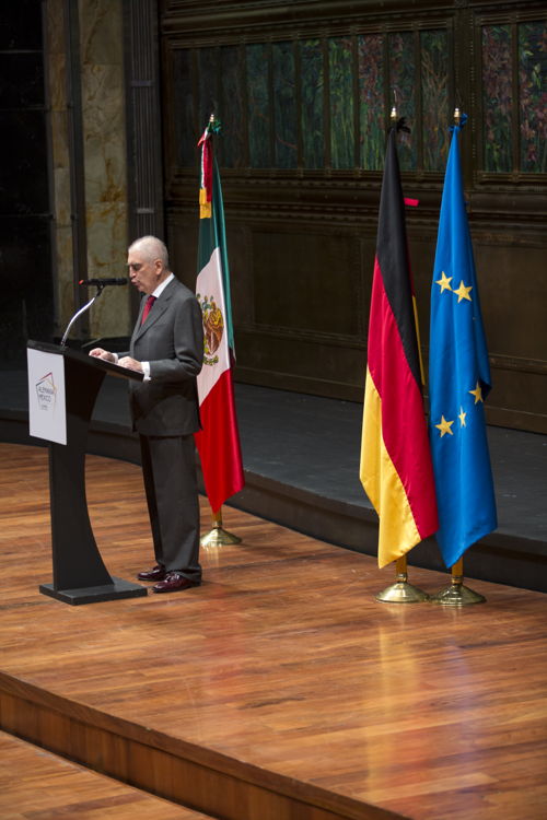 Rafael Tovar y de Teresa. Secretario de Cultura de México, dirige unas palabras a los invitados, previo al concierto inaugural, en el Palacio de Bellas Artes, del Año Dual Alemania - México 2016-2017.
