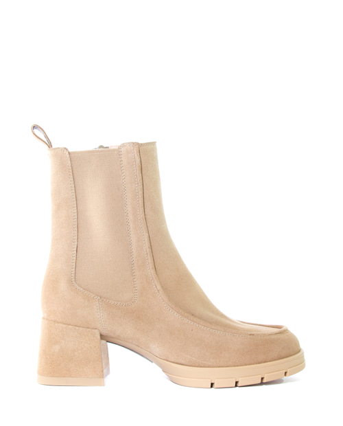Unisa_FW24_JOSKO_BS BARLEY