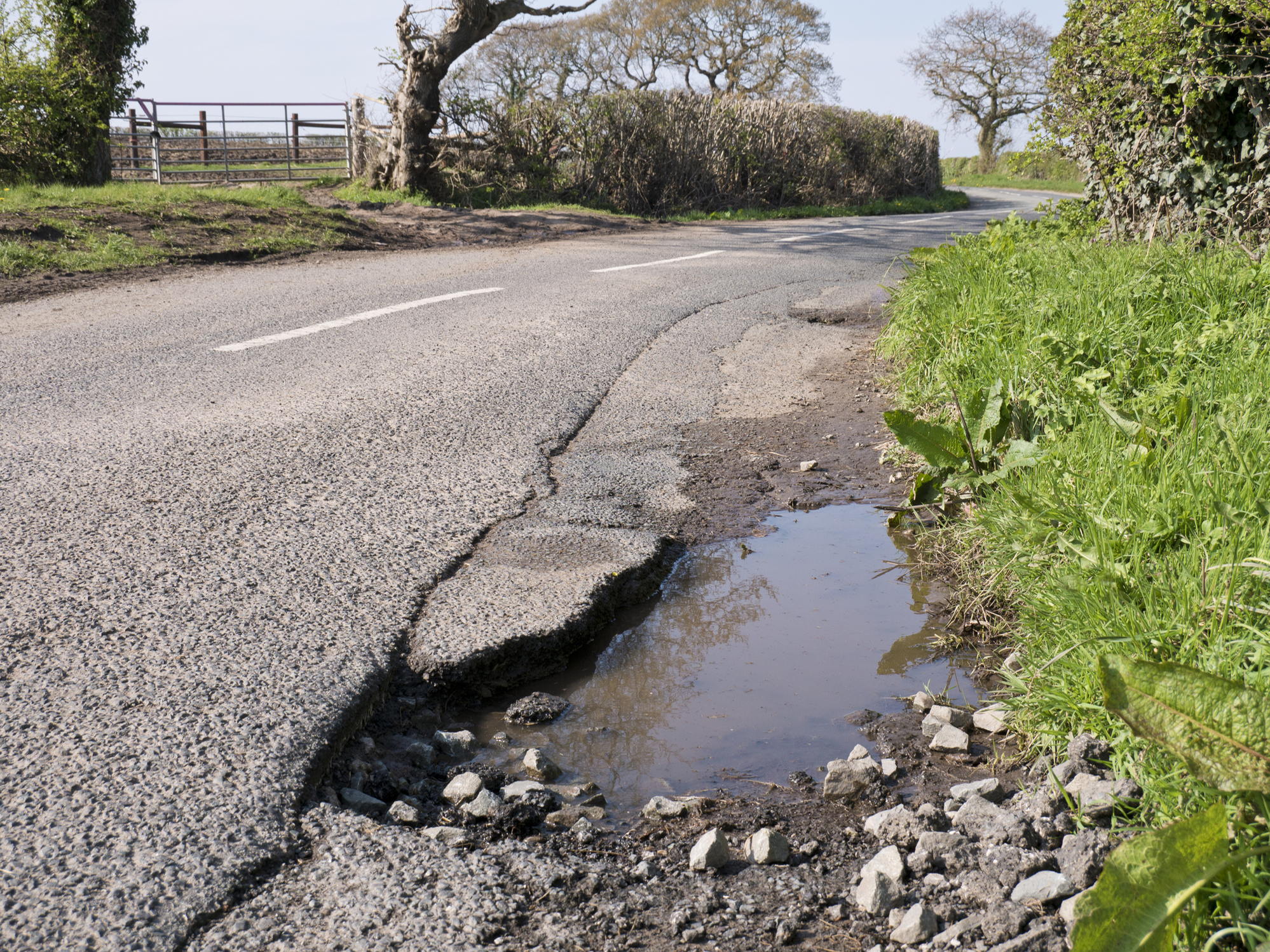 Pothole-related breakdowns up by a quarter in just 12 months