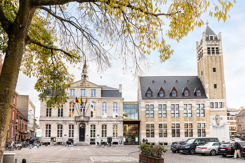 PERSUITNODIGING - maandag 15 juni - Roeselare
Rondleiding in het meest duurzame stadhuis ter wereld