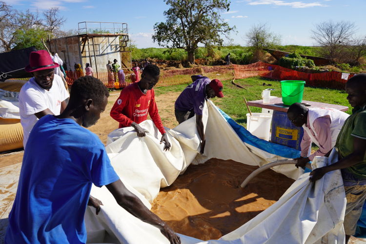 MSF team is working at the water treatment plant in Renk town, Upper Nile state. As part of its emergency response, MSF is treating up to 90,000 litres of river water every day to ensure the supply of safe drinking water to the displaced population. Copyright - Nasir Ghafoor/MSF MSF team is working at the water treatment plant in Renk town, Upper Nile state. As part of its emergency response, MSF is treating up to 90,000 litres of river water every day to ensure the supply of safe drinking water to the displaced population. Copyright - Nasir Ghafoor/MSF