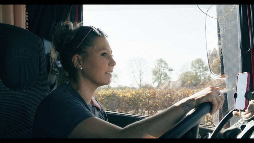 Alisson Brevers - Chauffeuse poids lourds 