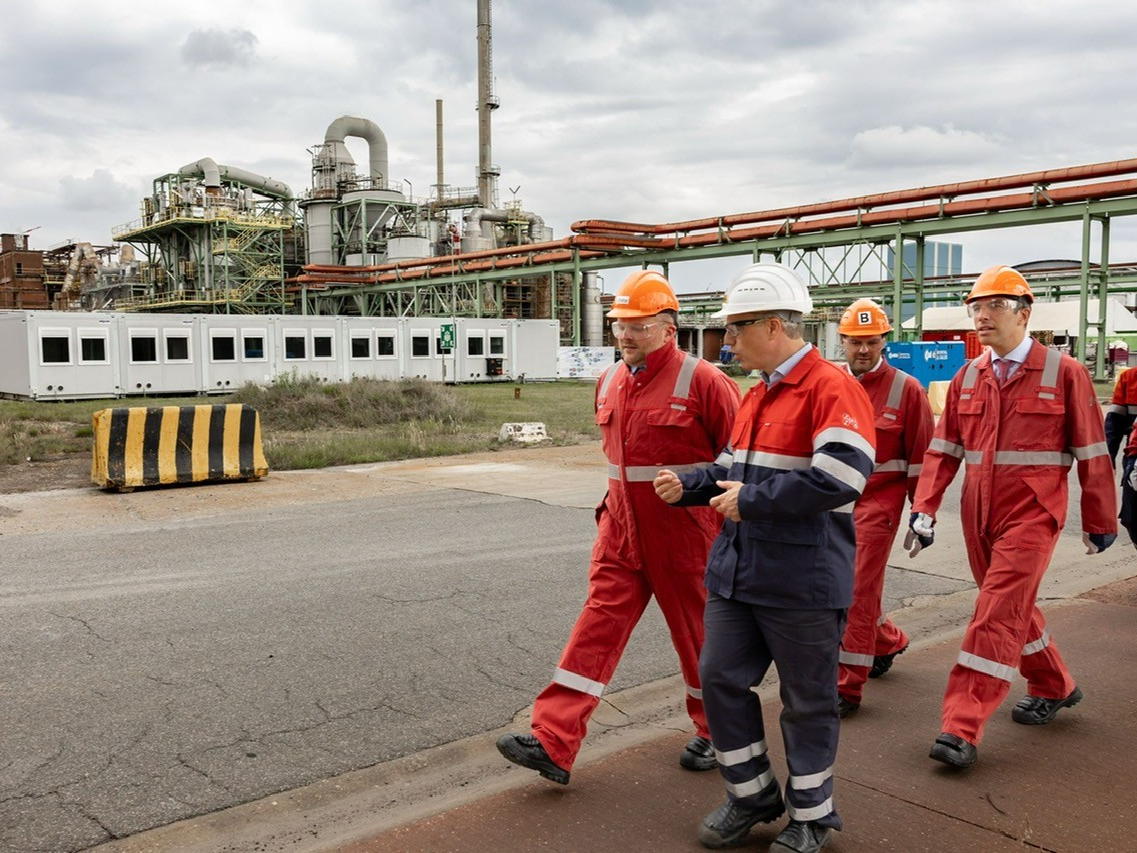 Energieminister Bihet brengt bezoek aan Nyrstar en regio Kempen