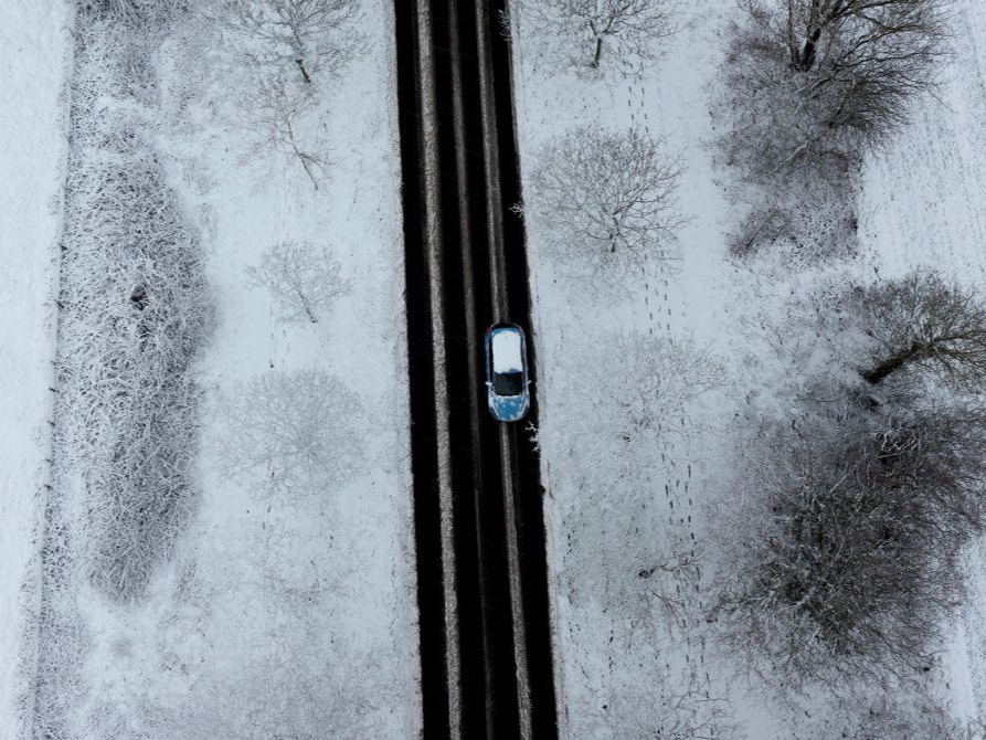 Four-in-10 motorists would still drive regardless of how much snow is on the roads