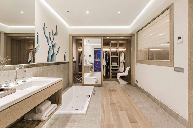 Ambassador Bungalow Suite Waterfront