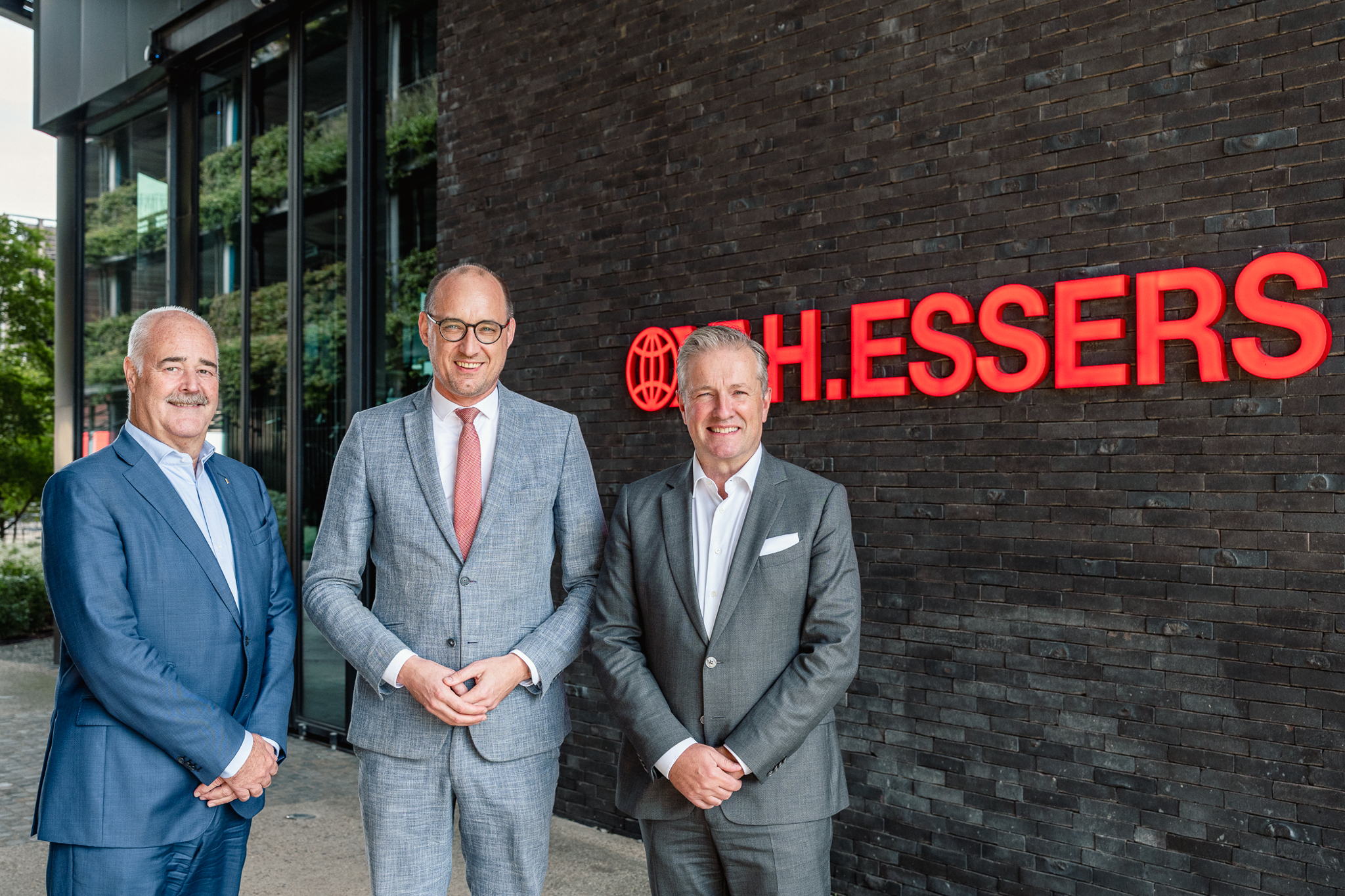 Johann Leten (Voka - KvK Limburg), Vincent Van Peteghem (vicepremier) & Gert Bervoets (H.Essers)