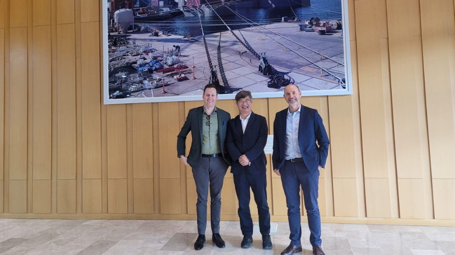 GMA General Manager International Sales and Marketing Flynn Cowan (left) and Sales Manager Australia / Pacific Chris Manger (right), with JD Hawke Director Mr. Kim during a recent visit to South Korea.