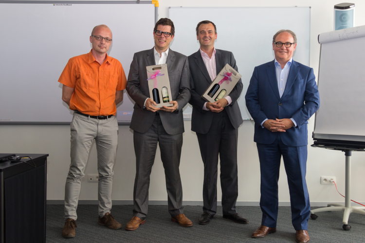 Vlnr.: Jan Bormans van Flanders DC, Marc Herman en Steven Pyck van Accredio en Walter Van Dyck van Vlerick Business School Vlnr.: Jan Bormans van Flanders DC, Marc Herman en Steven Pyck van Accredio en Walter Van Dyck van Vlerick Business School