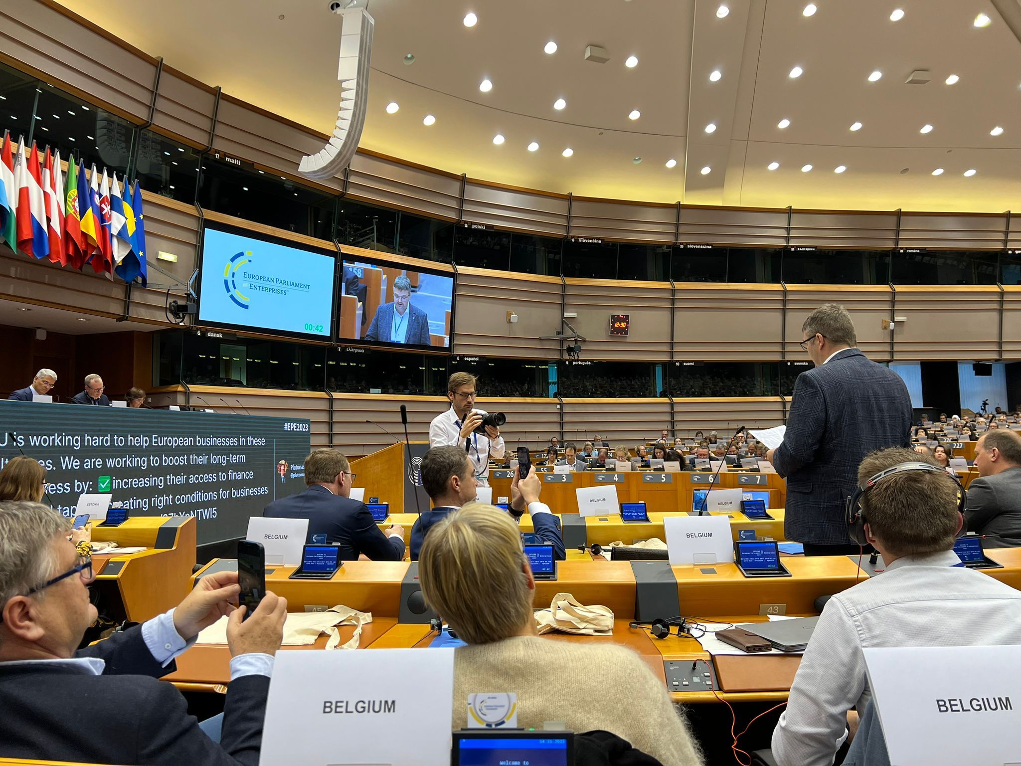 Sven Stevens, administratief en financieel directeur bij Premed, mocht een vraag stellen in het Europees halfrond. Sven Stevens, administratief en financieel directeur bij Premed, mocht een vraag stellen in het Europees halfrond.