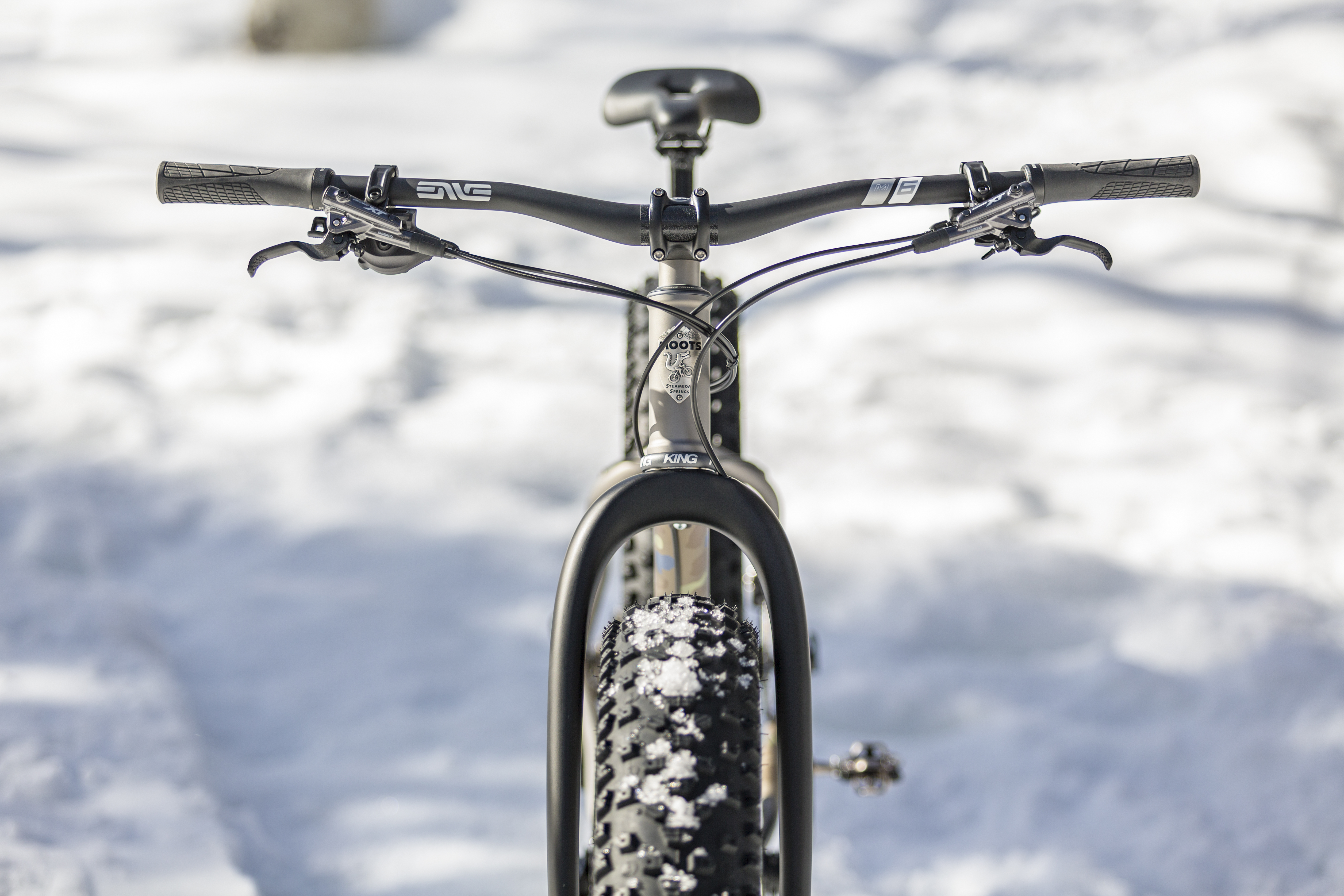 Moots Forager titanium fat bike gets big 27.5x4.5 snow tires
