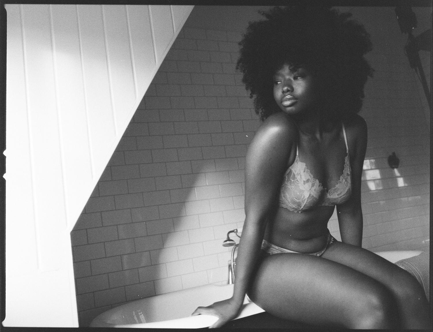 HUNKEMÖLLER_SS25_M25_Q1_FAWIY_FANTA_INGRID_DEMIUNPADDED_410701120006_BW