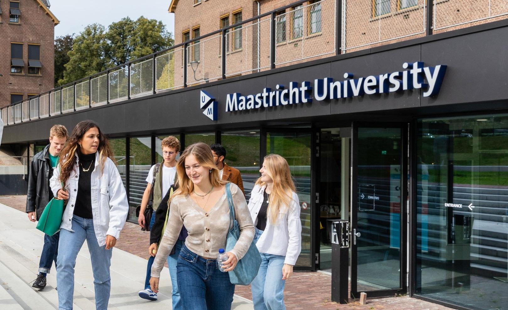 iO verbetert online ervaring Universiteit Maastricht