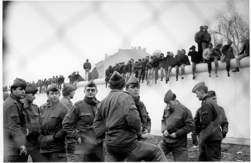 Fall of the Berlin Wall. AKG987135 © akg-images / Kai-Olaf Hesse