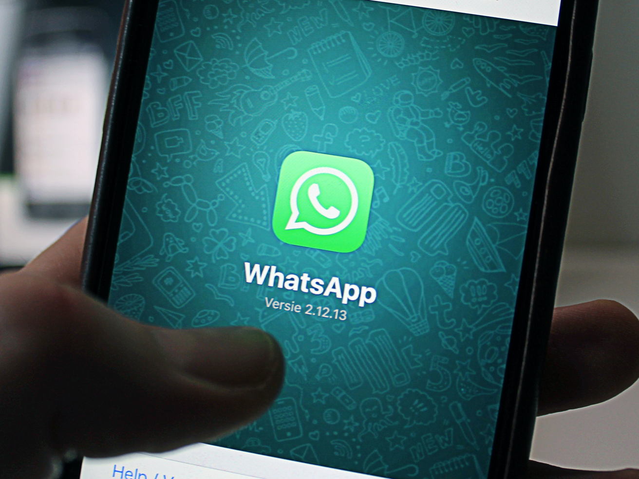 WhatsApp and Instagram broadcast channels: Next level social media community building