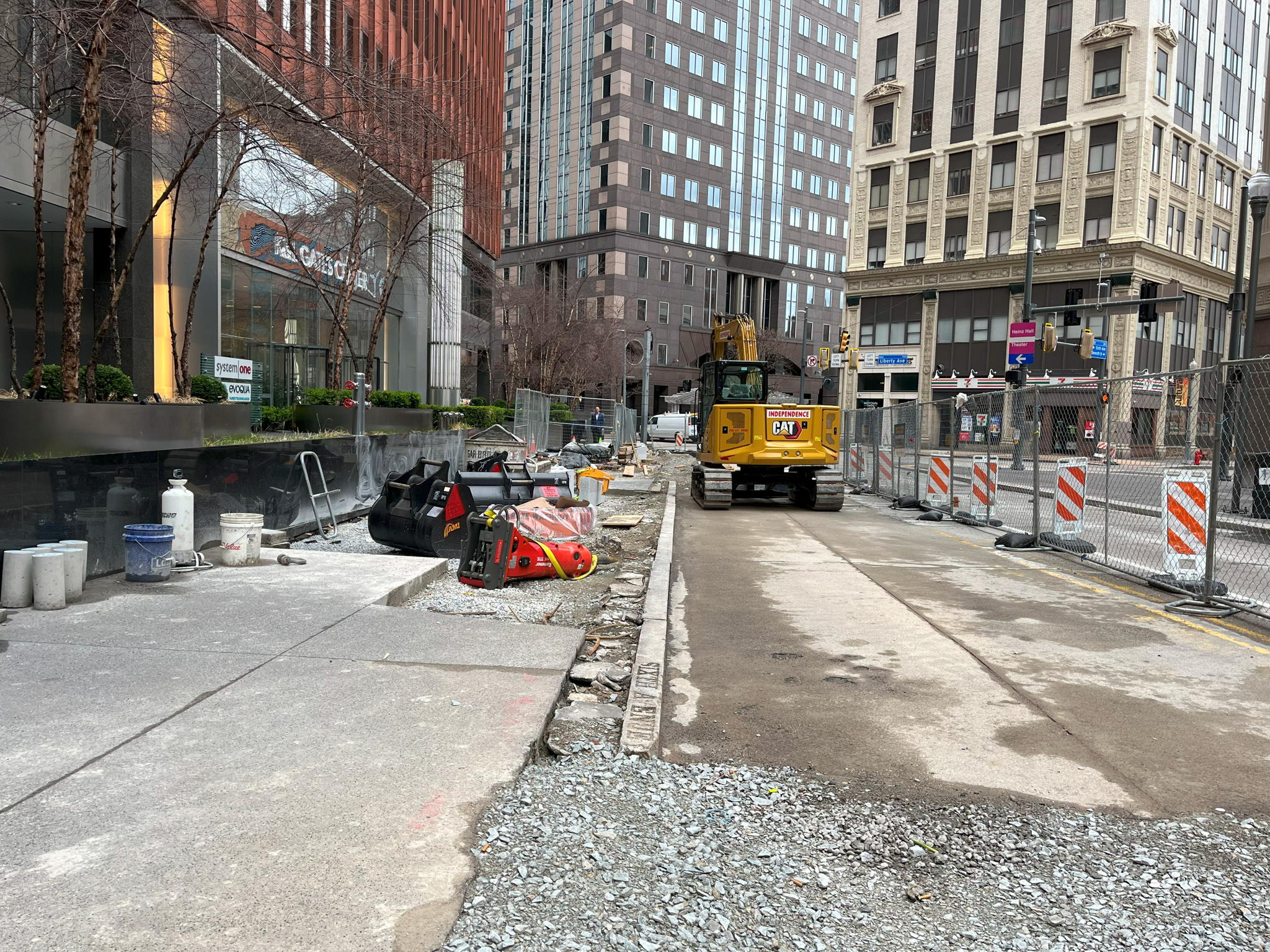 Work zone on Sixth Avenue between Liberty Avenue and Wood Street Work zone on Sixth Avenue between Liberty Avenue and Wood Street