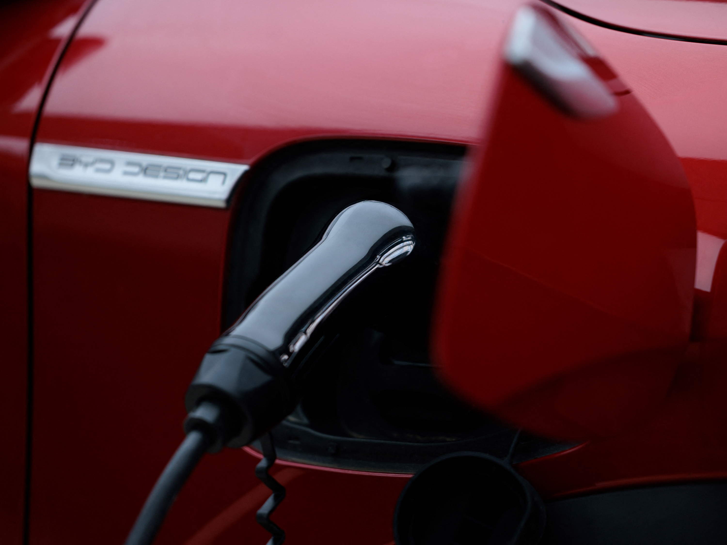 BYD to build network of ultra-fast charging stations in Europe