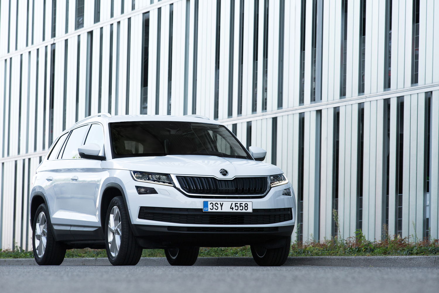 The long-established Czech brand recorded 585,000 deliveries worldwide in the first six months – thus surpassing last year’s record result by 2.8 per cent (January to June 2016: 569,400 vehicles). The ŠKODA KODIAQ SUV (pictured) had a good start in worldwide markets with 27,100 new deliveries since February.