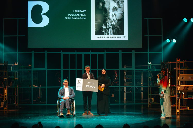 ‘De levens van Claus’ van Mark Schaevers won de Boon publieksprijs voor fictie en non-fictie (c) Michiel Devijver