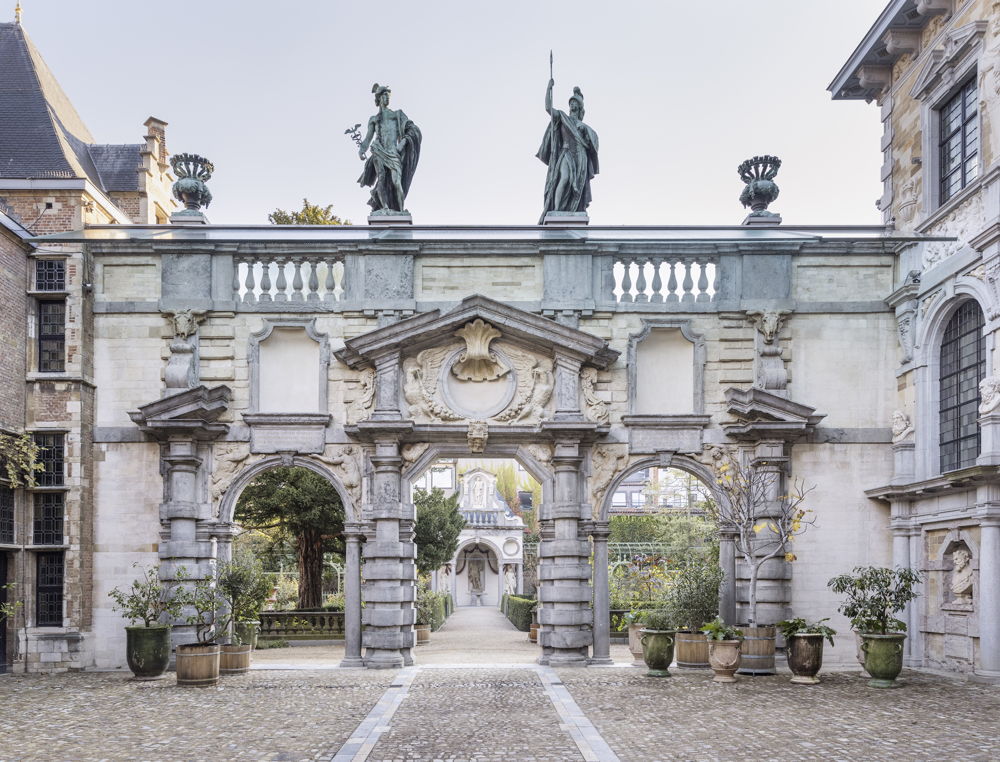 Tuin Rubenshuis herfst 2024, zicht op portiek, foto Ans Brys