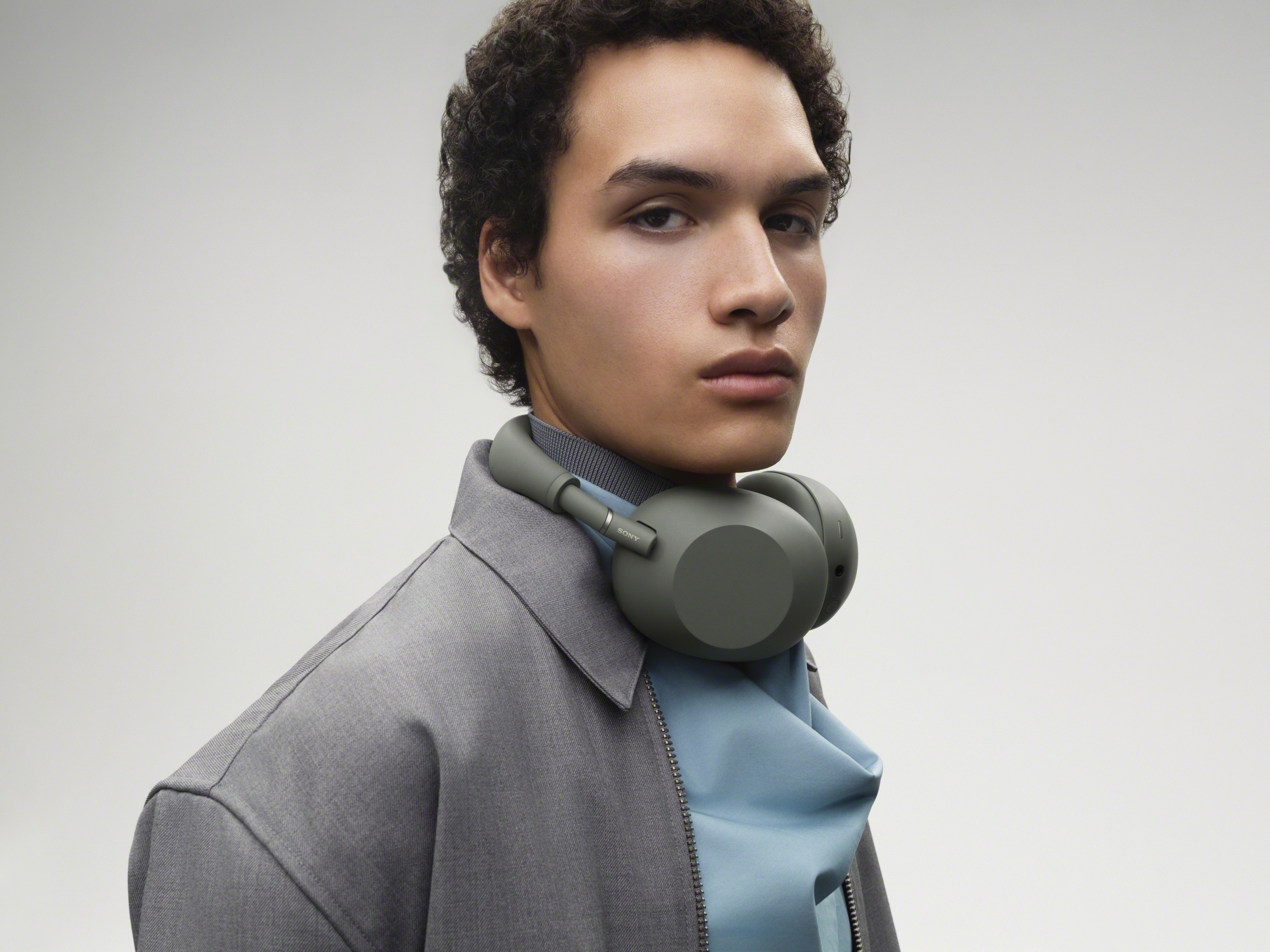 Sony's New Olive Gray WH-1000XM6 Combines Premium Noise