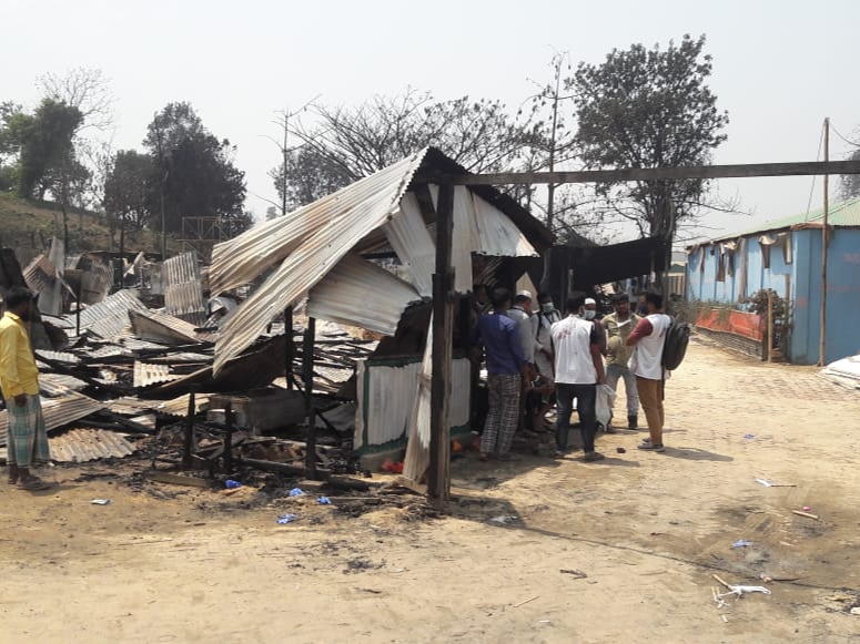 Una clínica de MSF destruida en el incendio en el campo de refugiados de Cox’s Bazar, Bangladesh