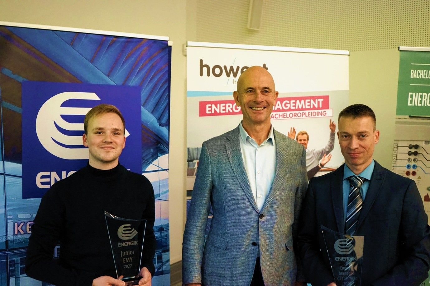 Foto: Energy Manager of the Year (majoor Dedeurwaerder aan de rechterkant)