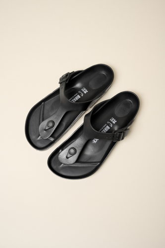 Birkenstock.be_Lifestyle_GizehBlack_Eva_49.95€