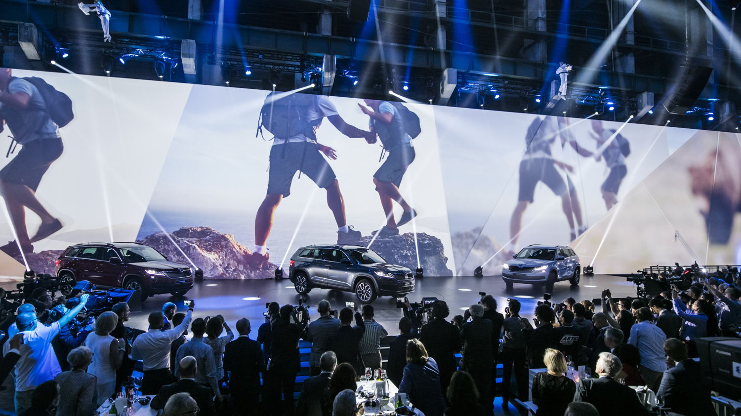 Approximately 800 guests, including journalists and VIP guests from 31 countries, took part in the world premiere of the ŠKODA KODIAQ on Thursday.
