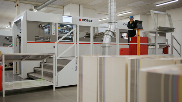 "A Game-Changing Experience" – Qualvis doubles down on success with twin BOBST NOVACUT 106 E machines