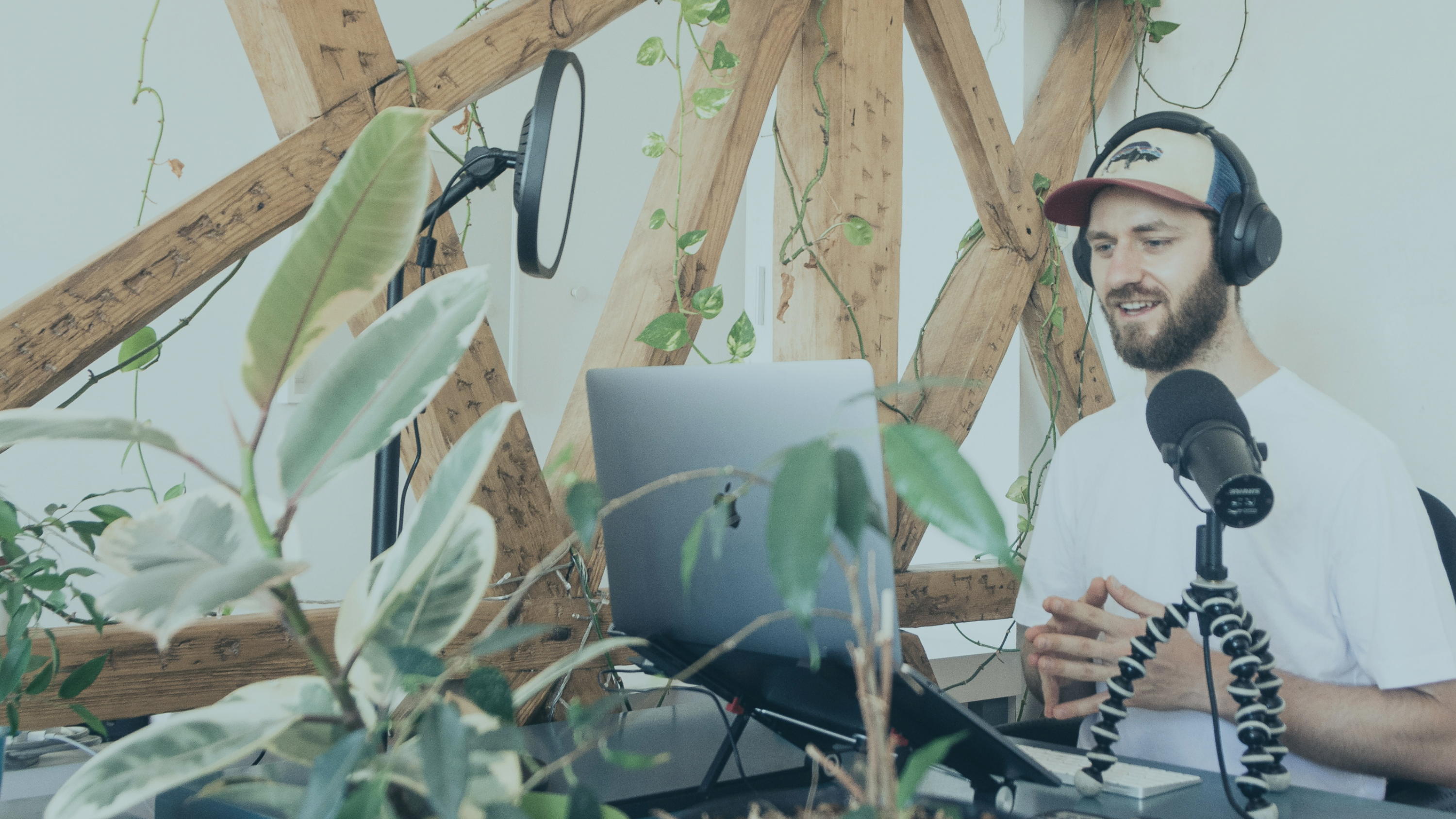 Interview Opportunity: 10 Media Pitch Templates & Examples (Free)