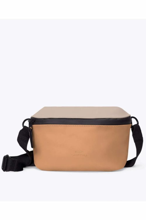 SS25_Juttu_UCON ACROBATICS_Gebroken WitMiddengeel_€49,99