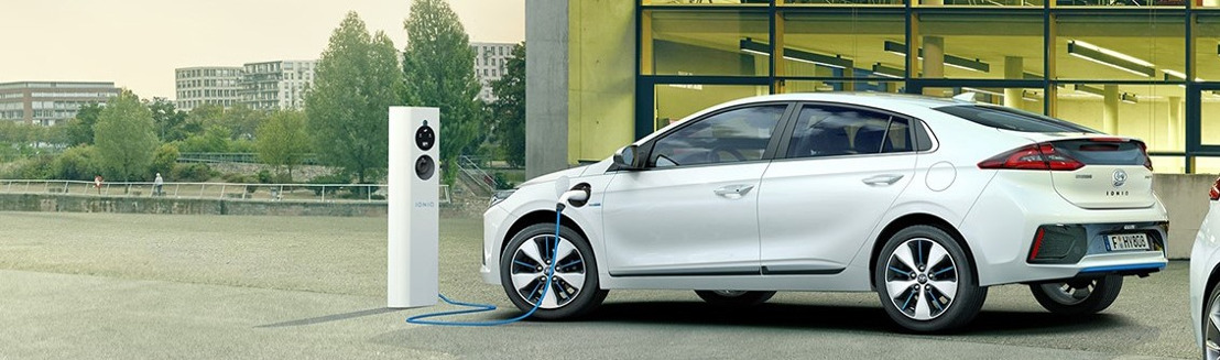 Hyundai combine le meilleur de deux mondes avec la Ioniq Plug-In Hybrid (PHEV)