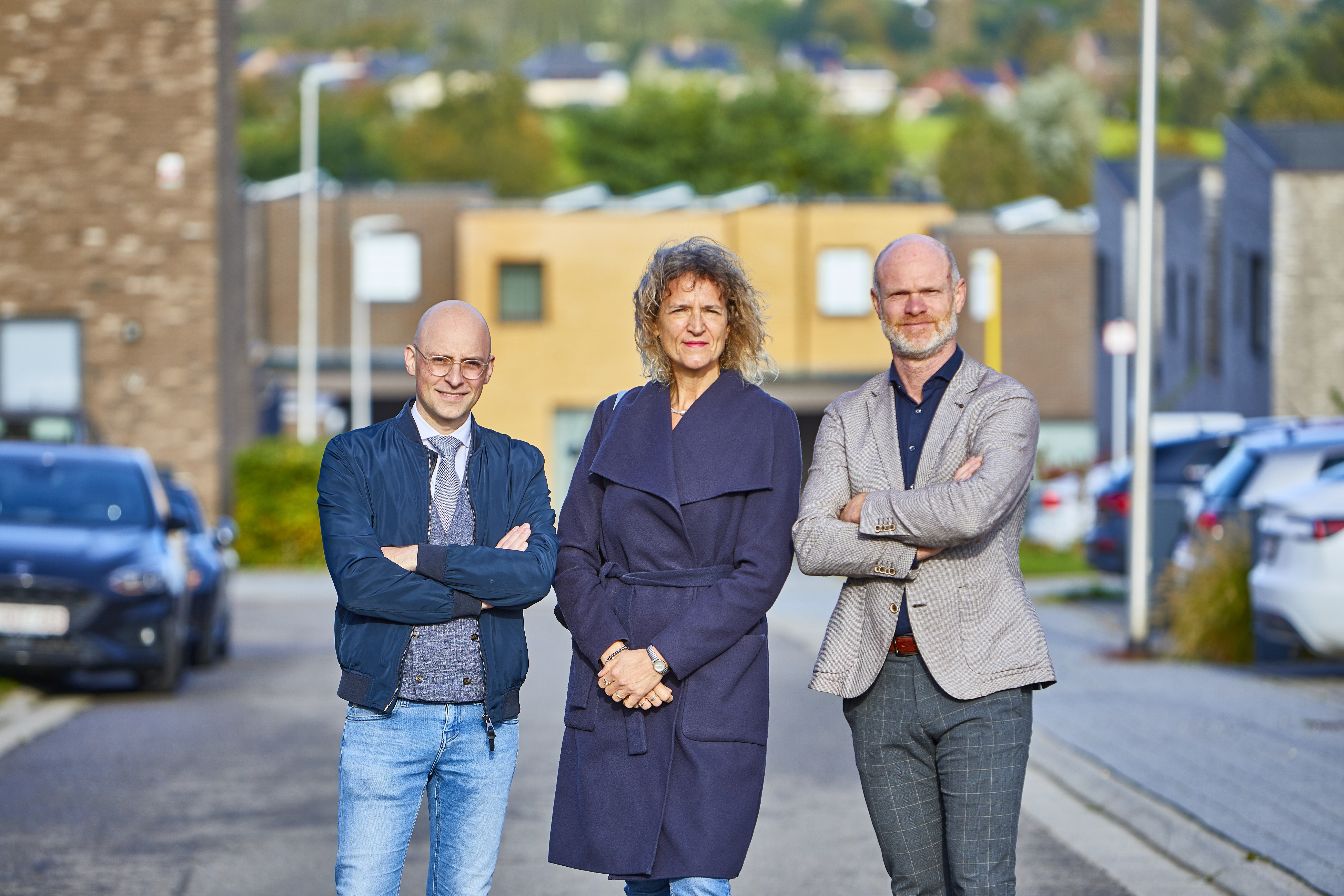 Eli Thijs (expert energie en bouwtechniek WiL), ​ Myriam Indenkleef (algemeen directeur van WiL) en voorzitter Raf Drieskens