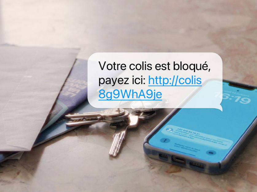 Protégez-vous en ligne aussi bien qu'hors ligne.