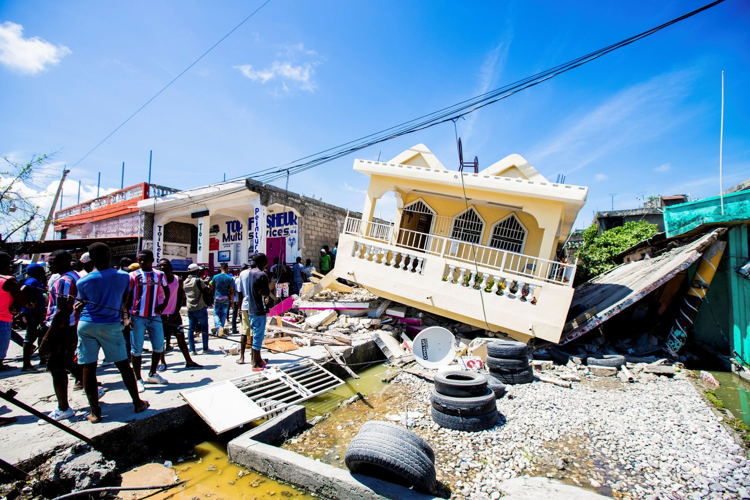 Haiti Earthquake: Photo by Ralph Tedy Erol / AP