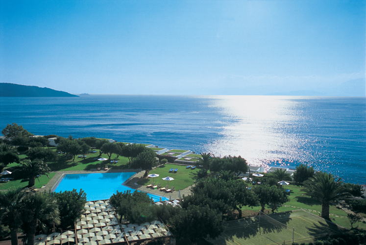 Outdoor seawater swimming pool