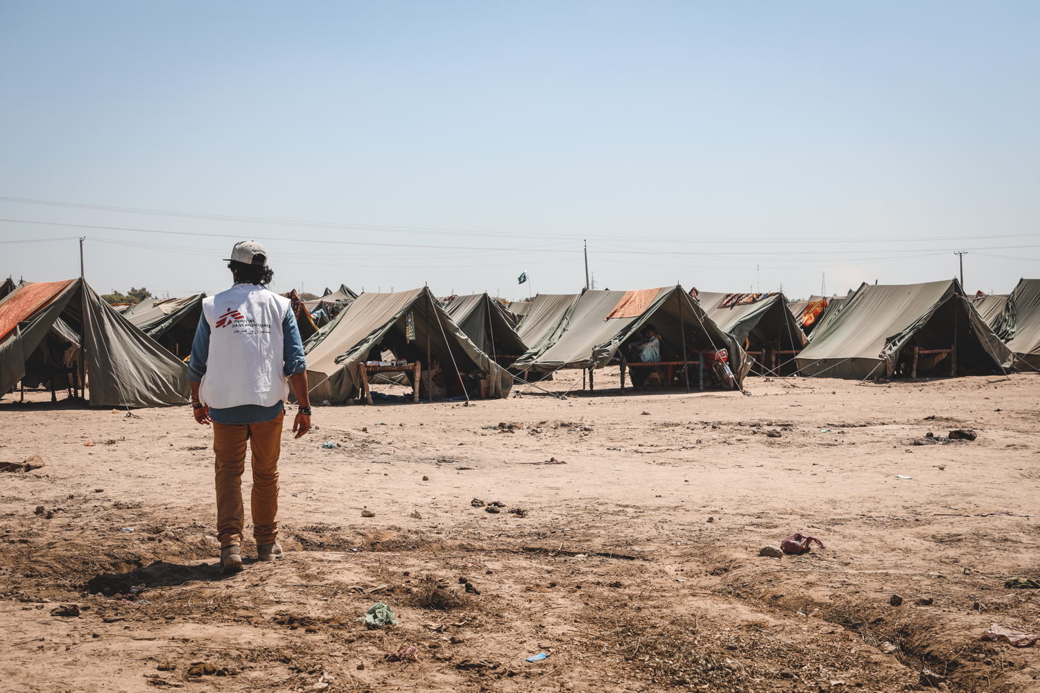 An informal camp for displaced people in Dadu district, Sindh (c) Zahra Shoukat/MSF
