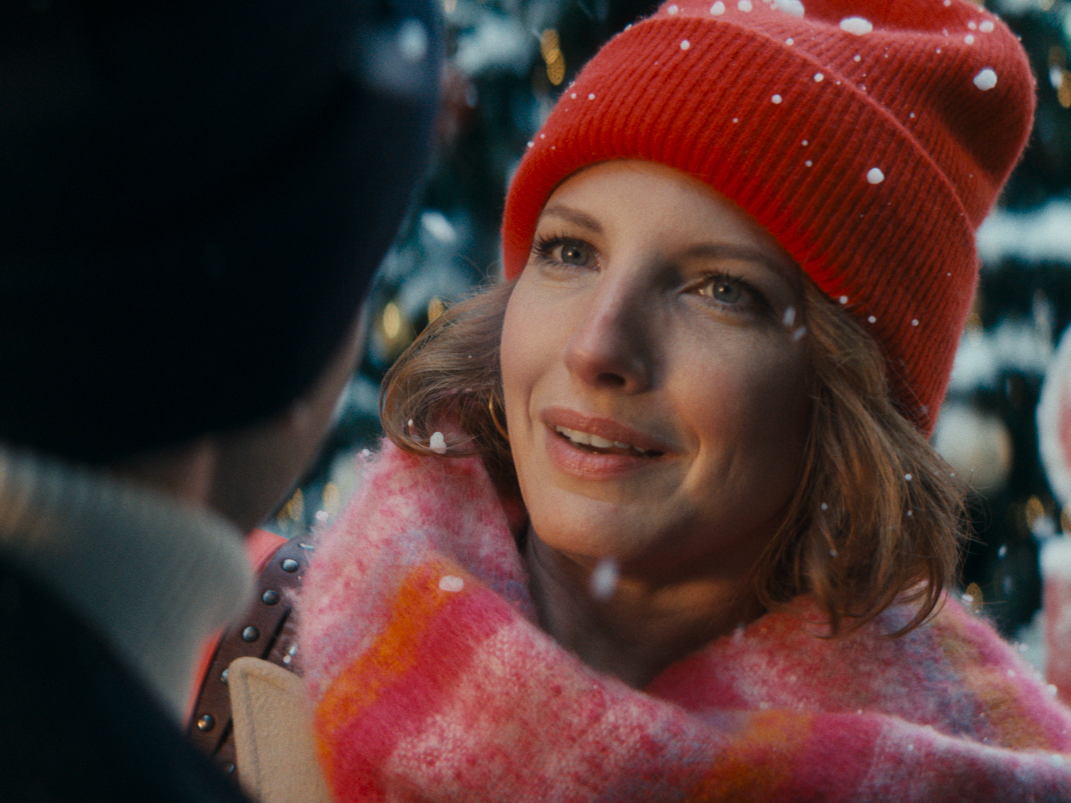 Kruidvat lanceert verrassende kerstcommercial vol liefde met een knipoog