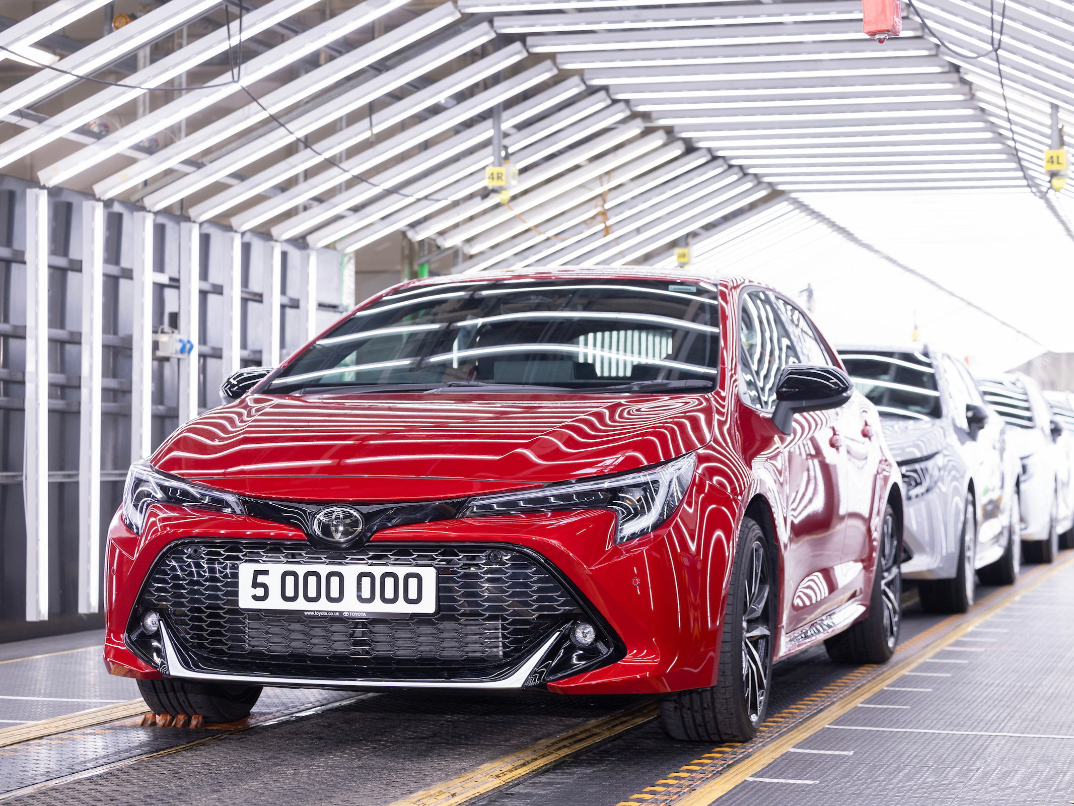 Toyota Motor Europe viert vijf miljoenste auto geproduceerd in Groot-Brittannië 