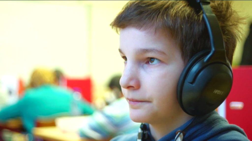 Karrewiet Plus - Een nieuw land - Umar op school - (c) VRT
