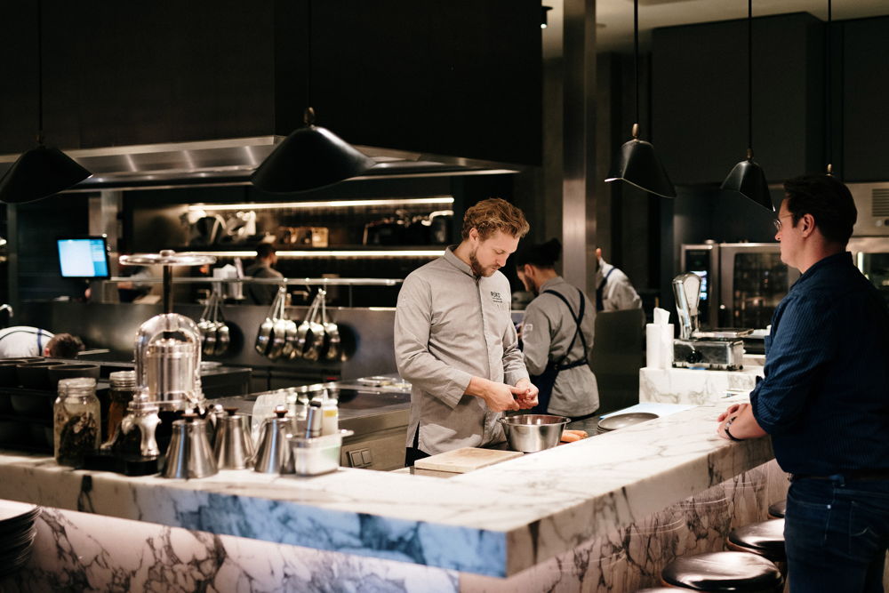 Joris Bijdendijk van restaurant Rijks gebruikt als eerste chefkok in Nederland Zeeuwsche Zoute in zijn gerechten (Fotocredit: Zeeuwsche Zoute)