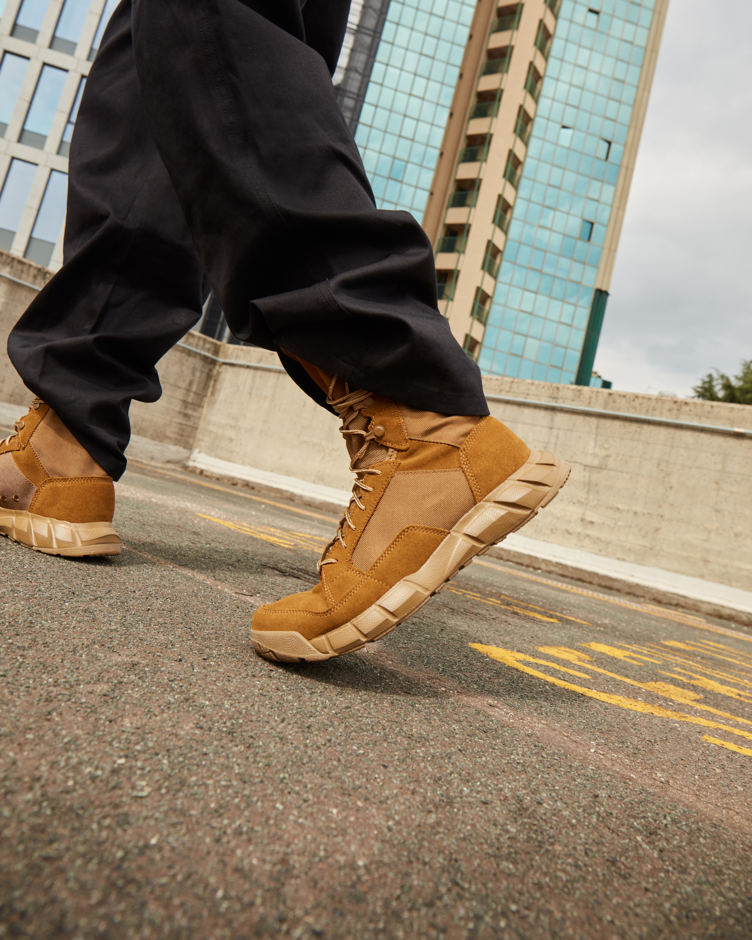 Oakley Tactical Boots Oakley Light Assault Boot Coyote Open Box