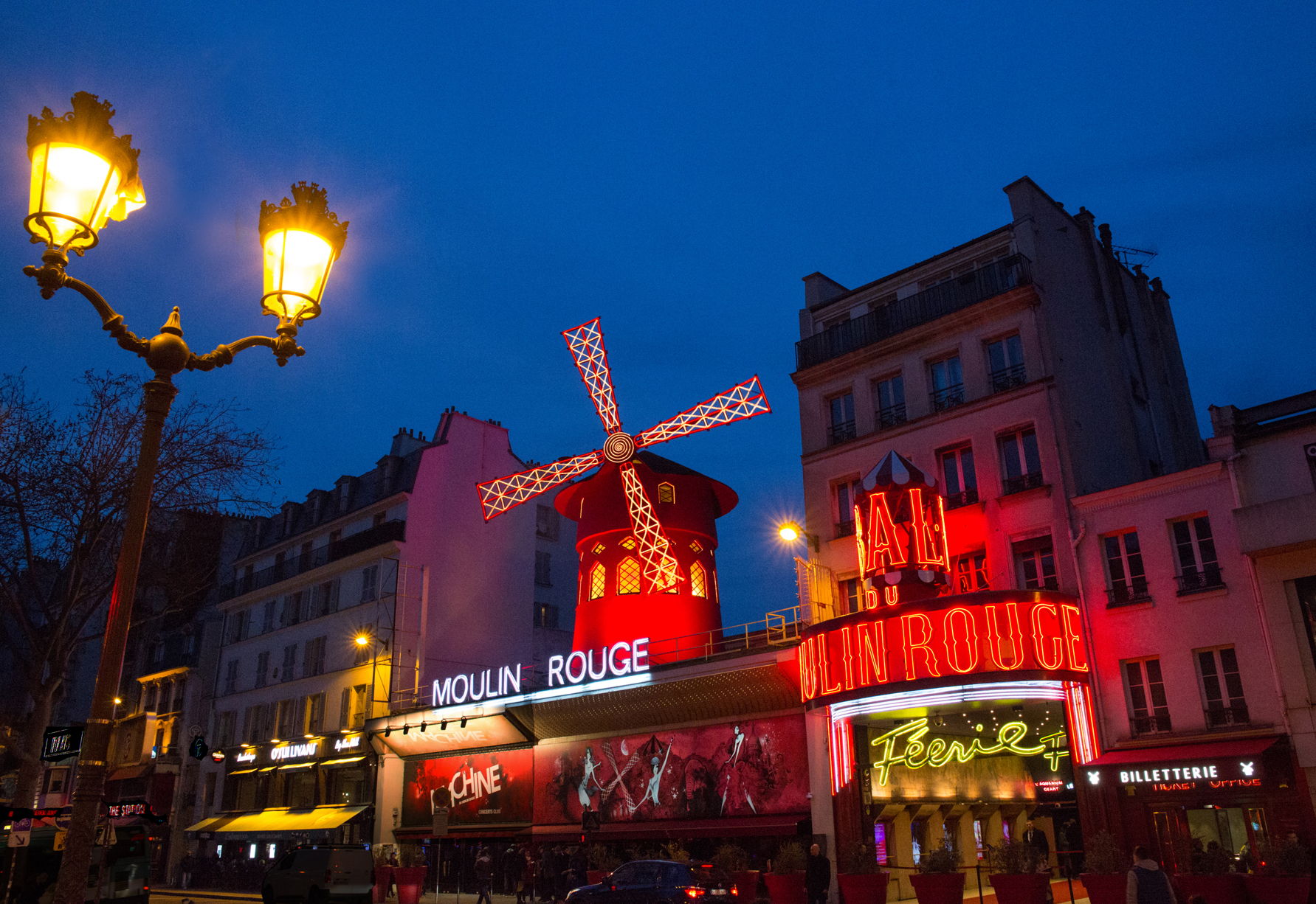Voorkant van de Moulin Rouge.
​
​
​
Photo credit: © Moulin Rouge – ​
​
D. Duguet ​
​