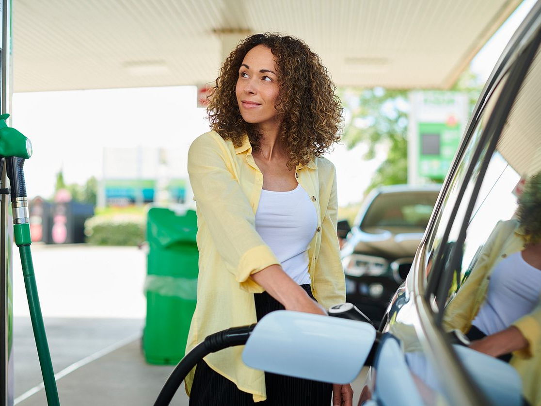 Asda cuts fuel prices by 4p per litre amid drop in wholesale costs - RAC reaction