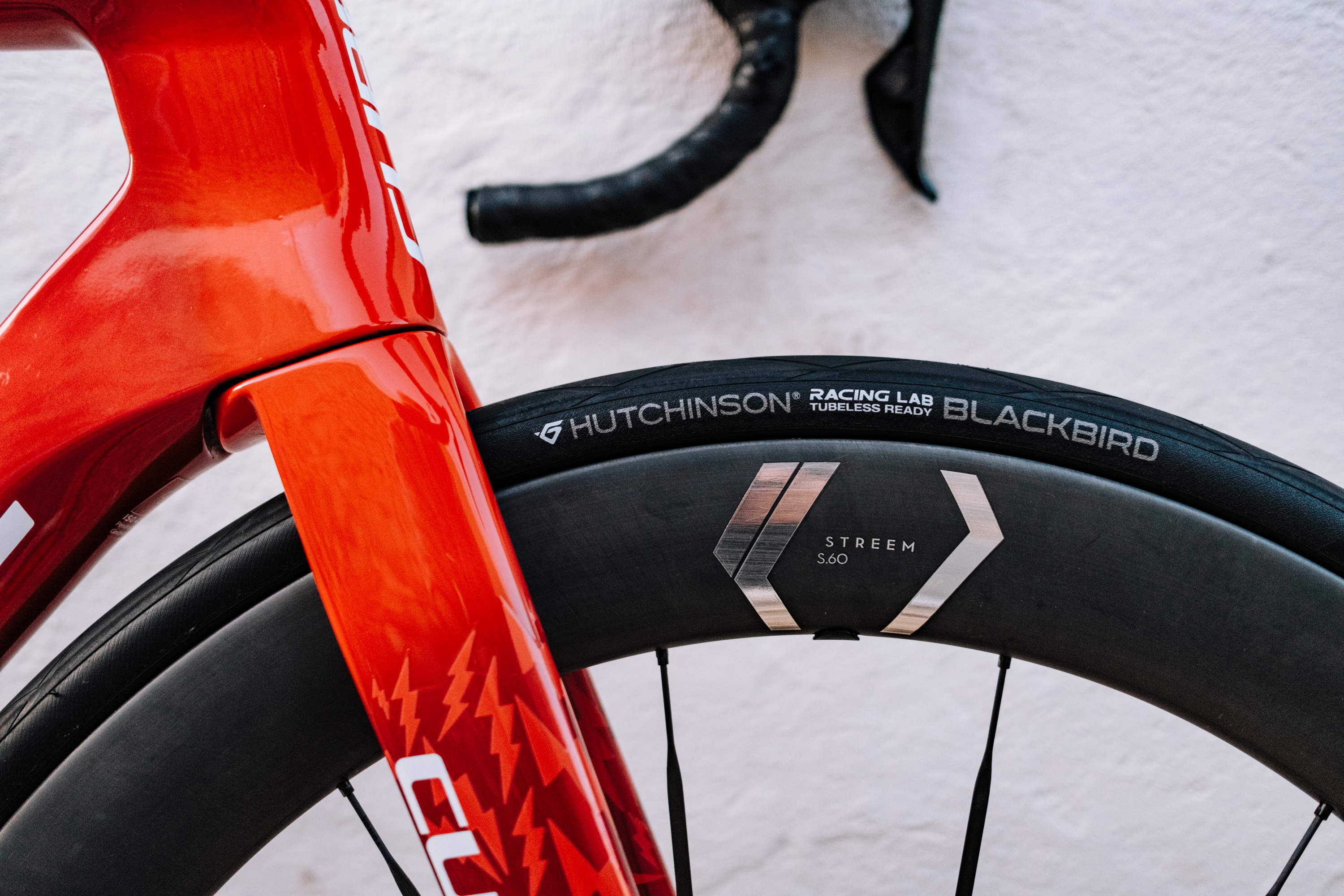 Hutchinson Returns To The UCI WorldTour As Official Technical Partner To Intermarché-Wanty